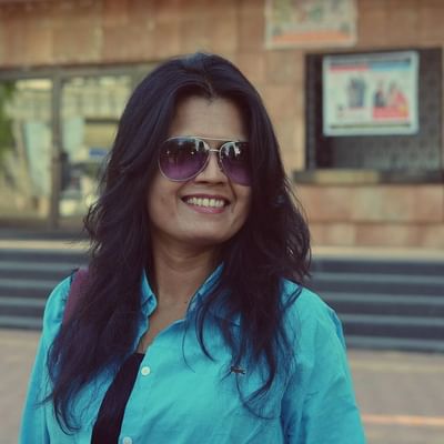 નામ પ્રમાણે ખુશમિજાજ રહેનારા અને હસમુખો સ્વભાવ ધરાવનારા એવા ગુજરાતી હિરોઇન હેપ્પી ભાવસારનું (Happy Bhavsar) ફેફસા કેન્સરના કારણે મોડી રાત્રે નિધન થયું છે. જેના લીધે ગુજરાતી ફિલ્મ ઇન્ડસ્ટ્રીમાં ભારે શોકનું મોજું ફરી વળ્યું છે.