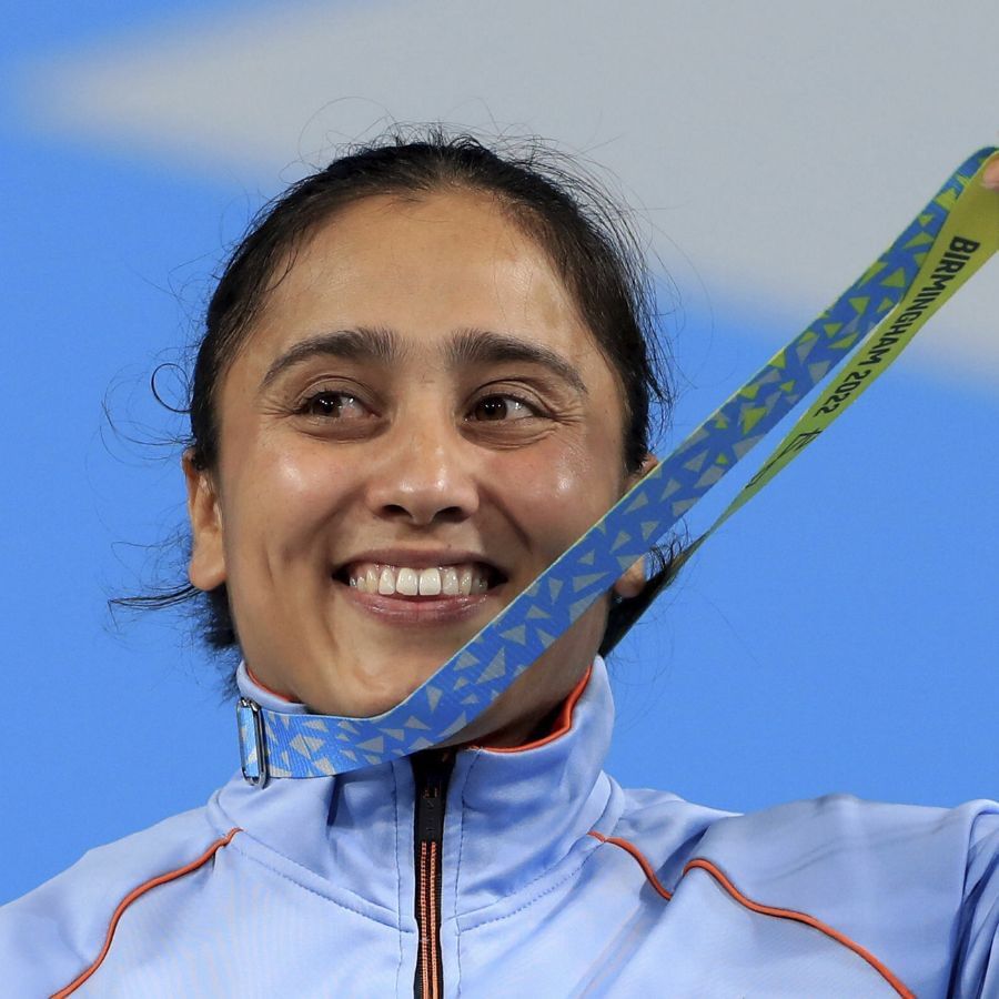 एक अन्य भारतीय महिला भारोत्तोलक हरजिंदर कौर ने कांस्य पदक जीता।  उन्होंने 71 किग्रा भार वर्ग में यह कांस्य पदक जीता।  (पीटीआई फोटो)