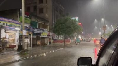 અમદાવાદના અનેક વિસ્તારોમાં ધોધમાર વરસાદ, ધરોઈ ડેમના 8 દરવાજા ખોલાતા રિવરફ્રંટ આવતીકાલે બંધ રહેશે
