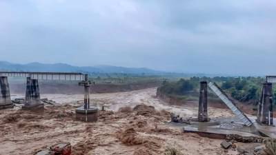 આફતનો વરસાદ: હિમાચલ, ઉત્તરાખંડમાં પૂર અને વરસાદને કારણે ભારે તારાજી, પાંચ રાજ્યોમાં 33ના મોત