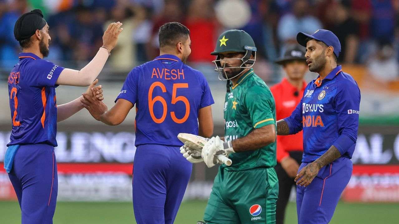 India vs Pakistan T20 Asia Cup 2022: ભૂવી-પંડ્યાના તરખાટ સામે પાકિસ્તાન 147 રનમાં જ સમેટાઈ ગયુ, ભૂવનેશ્વરની 4 અને હાર્દિકની 3 વિકેટ