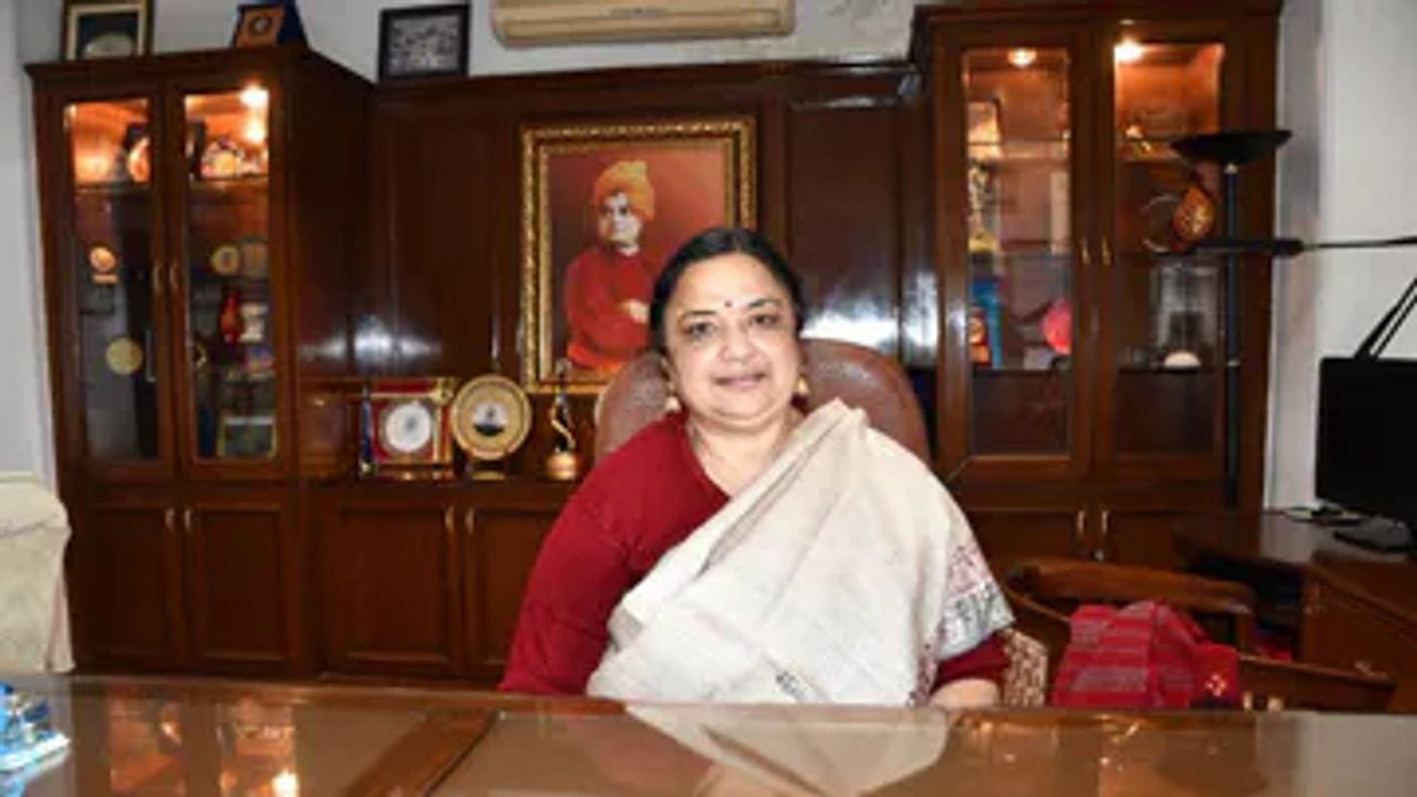 ભગવાન ઉચ્ચ જાતિમાંથી આવતા નથી, શિવ SC અથવા ST હોવા જોઈએ, JNUના વાઈસ ચાન્સેલરનો વાણીવિલાસ