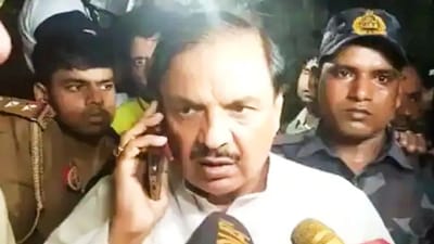 ઓમેક્સ સોસાયટીમાં હંગામાને લઈને સાસંદનો ગુસ્સો સાતમા આસમાને, કહ્યુ શરમ આવે છે કે અમારી સરકાર છે