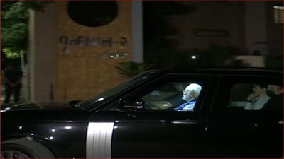 Gandhinagar: માતા હીરાબાના આશીર્વાદ લેવા પહોંચ્યા વડાપ્રધાન મોદી, જુઓ વીડિયો