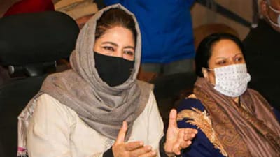 25 લાખ નવા મતદારો J&Kમાં જોડાવાને લઈ મહેબૂબા-ઓમરને લાગ્યા 'મરચા', કહ્યું-આ નાઝી નીતિ છે