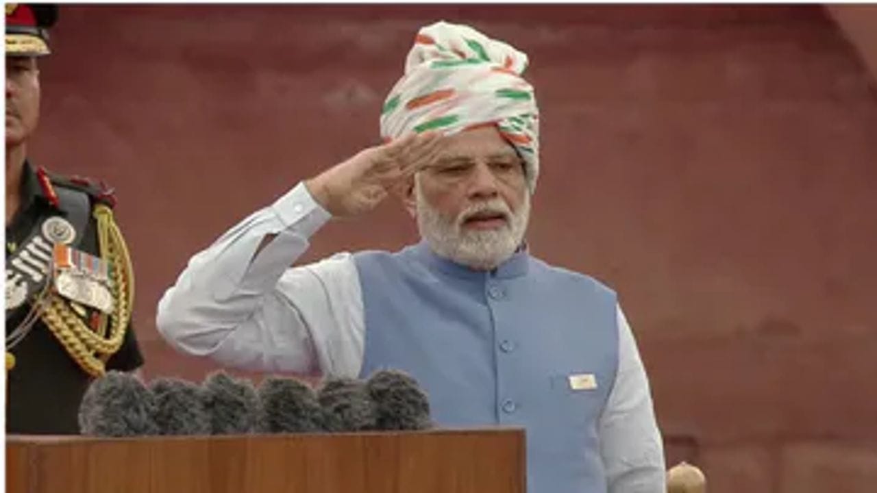 હું ગાંધીના સપનાને સાકાર કરવા અને તેમના માર્ગને અનુસરવા નેહરુ-પટેલને નમન કરું છું: PM મોદી