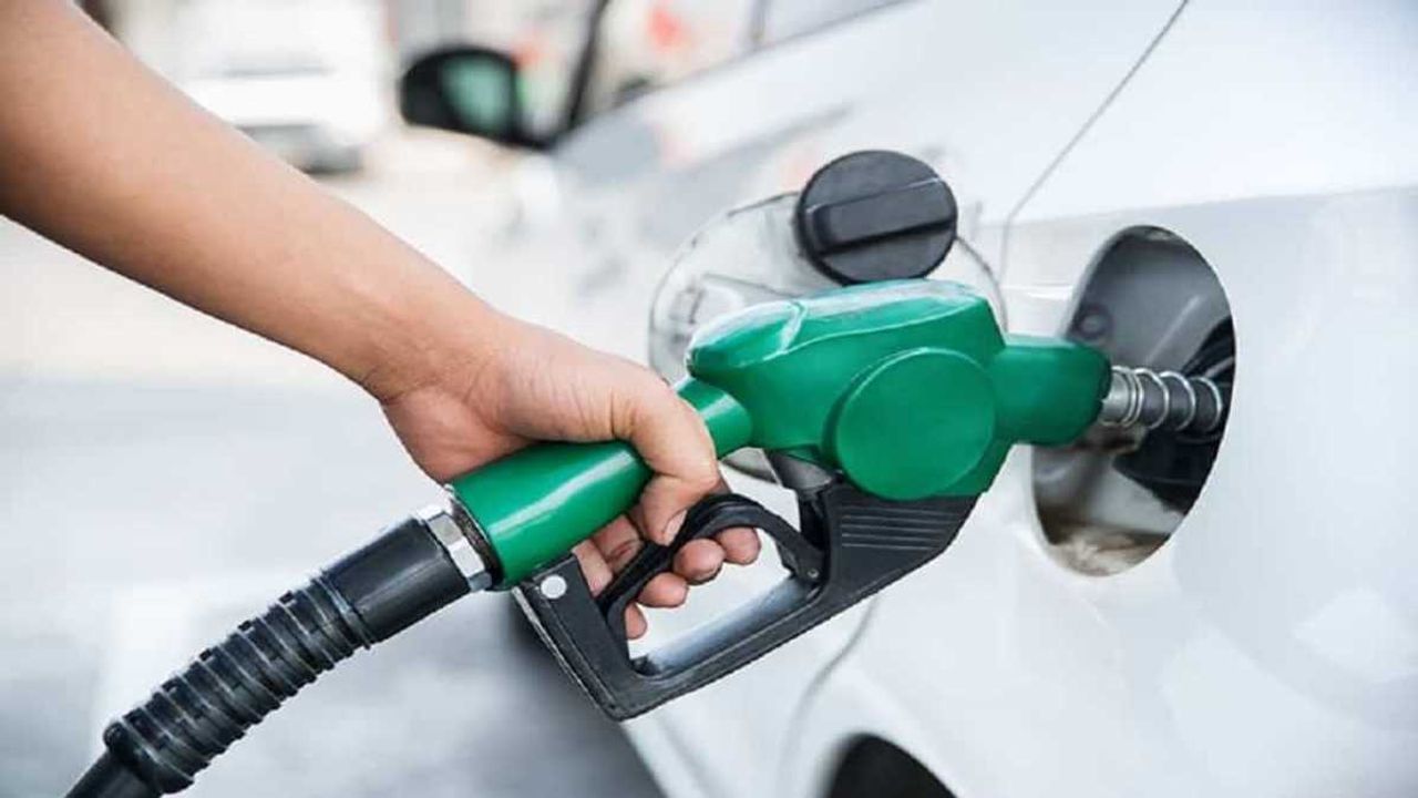 Petrol Diesel Price Today : ક્રૂડની કિંમત સ્થિર પણ પેટ્રોલ - ડીઝલની કિંમતની શું છે સ્થિતિ? જાણો અહેવાલ દ્વારા