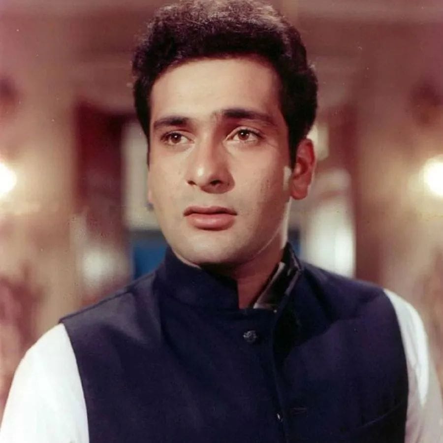 ફિલ્મના હીરો રાજીવ કપૂરની તેના પિતા પ્રત્યેની નારાજગી વધી રહી હતી. આ ફિલ્મ બાદ રાજીવ કપૂર અને રાજ કપૂર વચ્ચે અણબનાવ થયો હતો.
