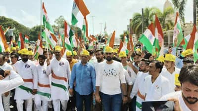 Surat : ચૂંટણી પહેલા પાટીદાર પાવર દેખાયો, પાટીદાર તિરંગા પદયાત્રાનું આયોજન કરાયું