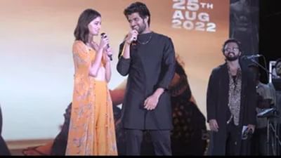 Ligerના પ્રમોશન માટે કેરળ પહોંચ્યા વિજય દેવરકોંડા અને અનન્યા, લોકોને કહ્યુ - હું તમારા માટે આવ્યો છું