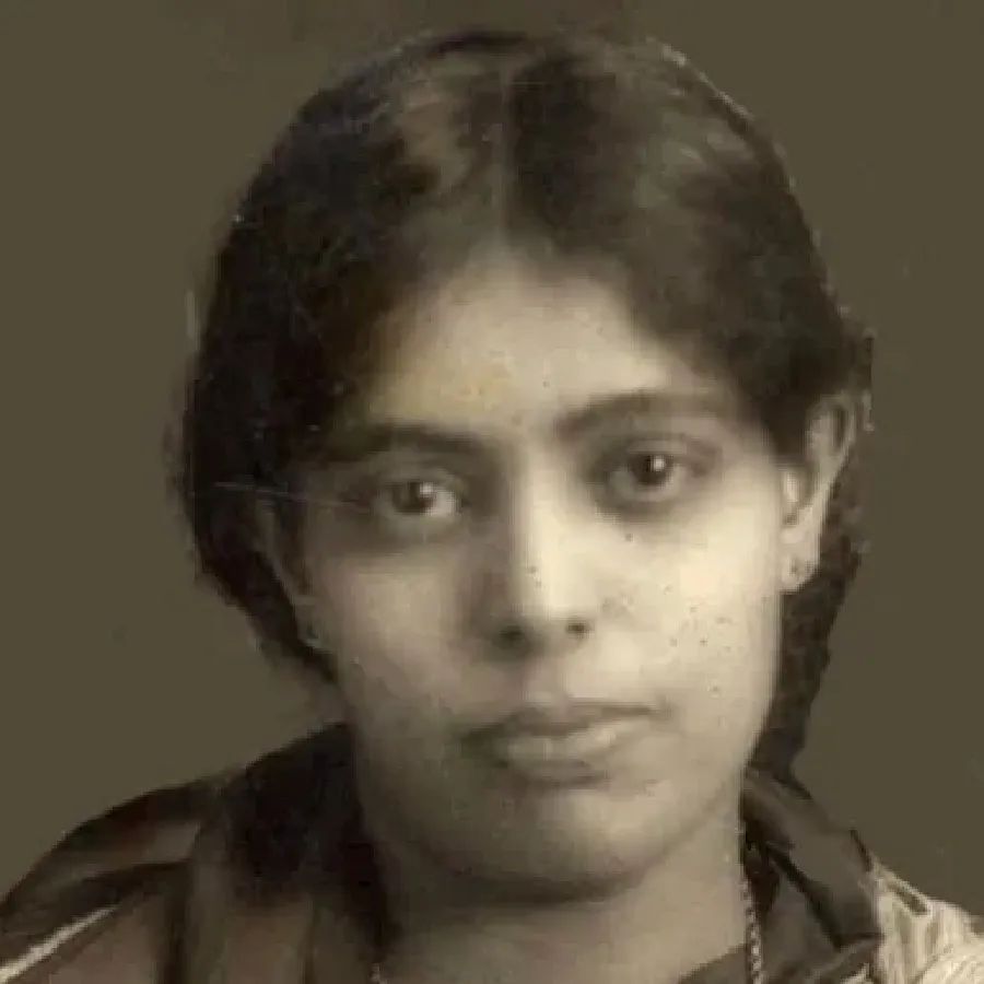 23 ઓગસ્ટ, 1918ના રોજ કેરળના પીરુમેડુમાં જન્મેલા હવામાનશાસ્ત્રી અન્ના મણિને 'ભારતની હવામાનશાસ્ત્રીય મહિલા' તરીકે ઓળખવામાં આવે છે. તેમણે 1939માં ચેન્નાઈ (મદ્રાસ)ની પ્રેસિડેન્સી કોલેજમાંથી ભૌતિકશાસ્ત્ર અને રસાયણશાસ્ત્રમાં સ્નાતક થયા. તેમને ભૌતિકશાસ્ત્ર પ્રત્યે હંમેશા વિશેષ લગાવ રહ્યો છે. આ જ કારણ છે કે તે આ વિષયમાં વધુ અભ્યાસ માટે 1945માં ઈમ્પિરિયલ કોલેજ, લંડન પહોંચી હતી.