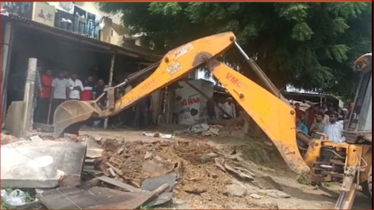 Vadodara: In a team action by the Municipal Corporation to curb the problem of stray cattle, as many as three illegal cattle sheds were demolished in the city