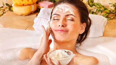 Skin Care Tips : દાગ વગરની અને ચમકતી ત્વચા માટે આ રીતે દહીંનો ઉપયોગ કરો