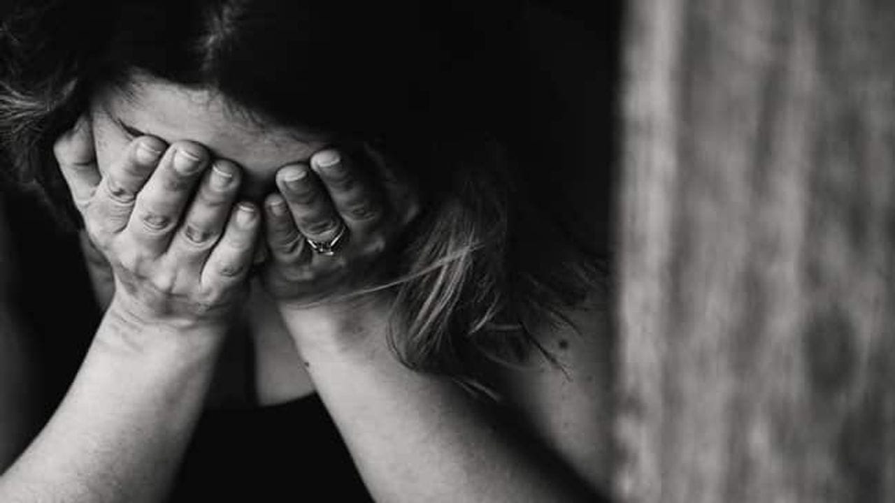 Depression : આ લક્ષણોનો સામનો કરી રહ્યા હોવ, તો તમે છો ડિપ્રેશનનો શિકાર