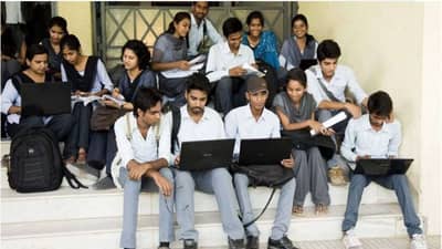 શાળાનો અભ્યાસ પૂર્ણ થયા બાદ કરી શકો છો આ 5 શોર્ટ ટર્મ પોપ્યુલર ડિપ્લોમાં કોર્ષ, મળશે સારી નોકરી