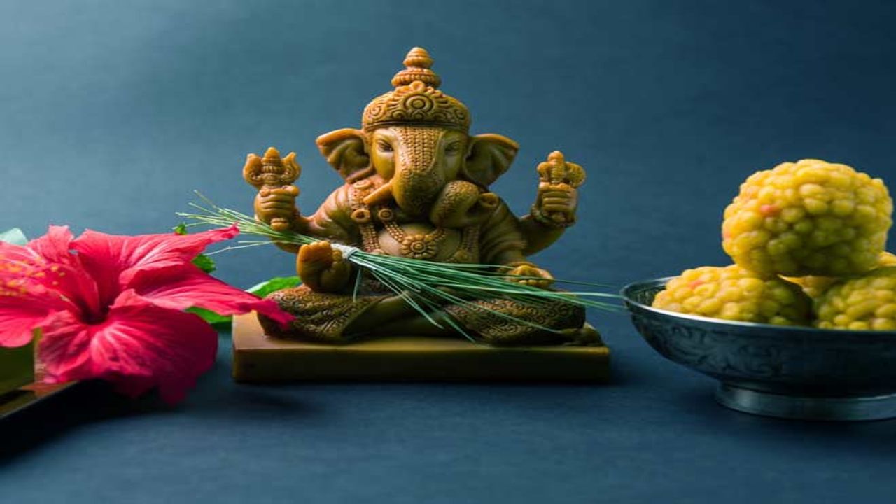 Ganesh Chaturthi 2022 : એક દૂર્વાએ શાંત કરી ગણેશજીની ભૂખ ! જાણો ‘બ્રાહ્મણ’ બનેલા શ્રીગણેશની આ રોચક કથા