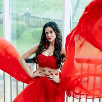 સોની સબ ટીવીની કોમેડી સિરિયલ 'તારક મહેતા કા ઉલ્ટા ચશ્મા'માં ટૂંક સમયમાં જ નવી દયાબેનની એન્ટ્રી થવાની છે. દયા બેનનું પાત્ર ભજવતી એક્ટ્રેસ દિશા વાકાણીએ આ સીરિયલમાંથી બ્રેક લીધો છે, ઘણા વર્ષો વીતી ગયા છે. પરંતુ તેના પરત ફરવાના કોઈ સમાચાર આવી રહ્યા નથી.