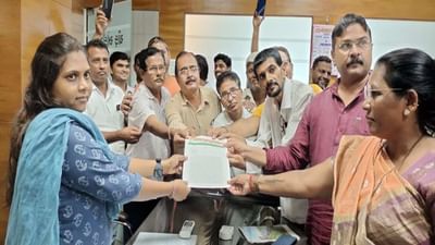 Mandvi : ભ્રષ્ટાચારના બોજ તળે કમ્પાઉન્ડ વોલની દીવાલ ધરાશાયી, હલકી ગુણવત્તાના મટીરીયલથી બની હોવાનો કોંગ્રેસનો આક્ષેપ