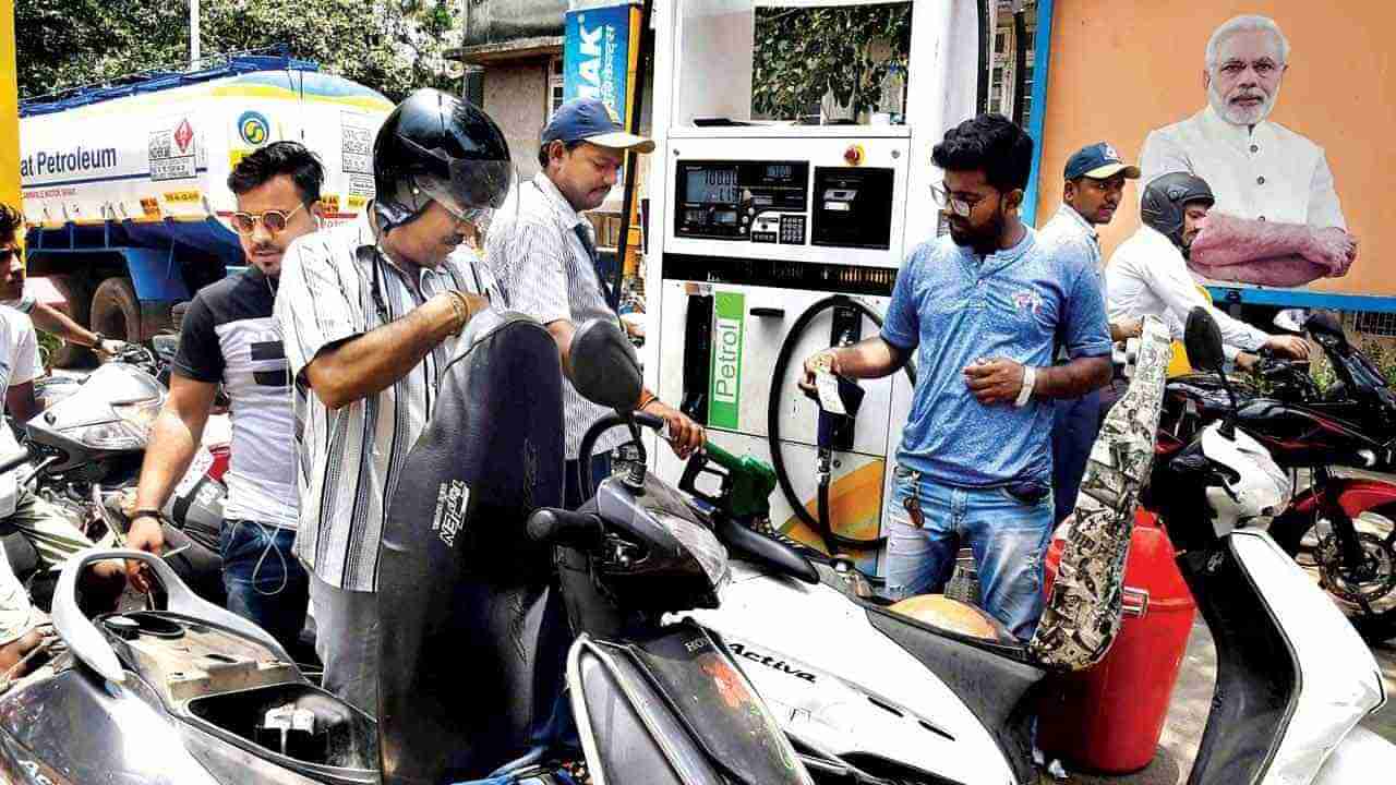 Petrol Diesel Price Today : રાજસ્થાનના આ શહેરમાં 1 લીટર પેટ્રોલની કિંમત 113 રૂપિયા, શું છે તમારા શહેરમાં ઇંધણનો ભાવ? જાણો આ રીતે