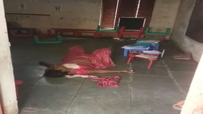 અજીબોગરીબ કિસ્સો : સુરતની આ શાળામાં શિક્ષિકાની વિચિત્ર હરકતોથી શાળામાં જતા વિદ્યાર્થીઓ ભયભીત. ગ્રામજનોએ તાળુ મારી દીધુ