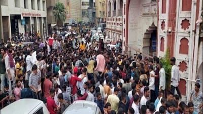 Surat : માલધારી સમાજનો SMC કચેરી બહાર હલ્લાબોલ : કાયદેસર તબેલાઓ દુર કરવામાં આવી રહ્યા હોવાનો આક્ષેપ