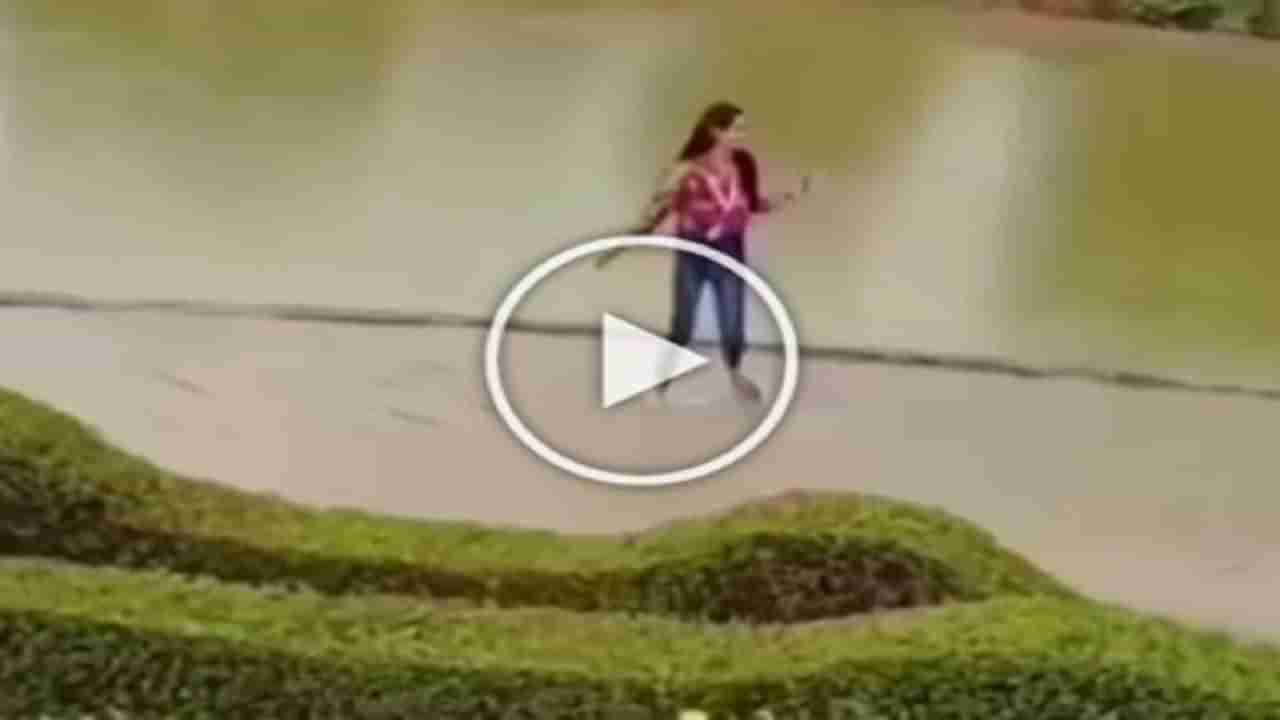 Viral Video: પાપાની પરીને પાણીમાં મસ્તી પડી ભારે, ધડામ દઈ પડી નીચે, લોકોએ કહ્યું- મજા આવી ગઈ દીદી