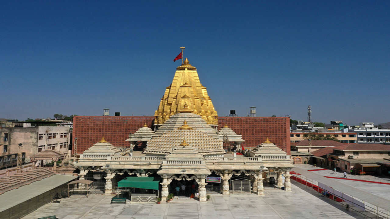 અંબાજીમાં વડાપ્રધાન નરેન્દ્ર મોદીના આગમનને લઇને તડામાર તૈયારીઓ, જુઓ VIDEO