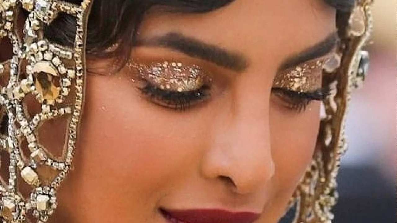 Glitter Makeup Tips: ગ્લિટર આઈ મેકઅપ કરતી વખતે આ ટિપ્સને કરો ફોલો