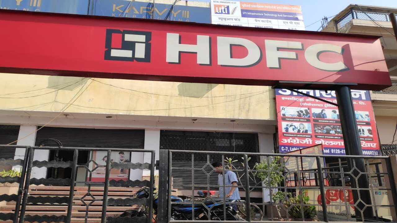 HDFC Cash Deposit Charges : ખાતામાં પૈસા જમા કરવા માટે બેંક લેશે વધુ ચાર્જ, વાંચો વિગતવાર