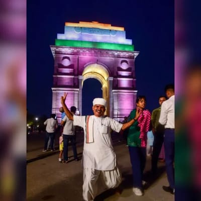  સેન્ટ્રલ વિસ્ટા એવન્યુના ઉદ્ઘાટનના એક દિવસ બાદ શુક્રવારે ઈન્ડિયા ગેટ પર ડ્રોન શોનું આયોજન કરવામાં આવ્યું હતું.