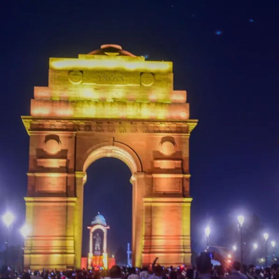 સંસ્કૃતિ મંત્રાલય દ્વારા આયોજિત એક કાર્યક્રમમાં ડ્રોન દ્વારા આકાશમાં નેતાજીની તસવીર બનાવવામાં આવી હતી.