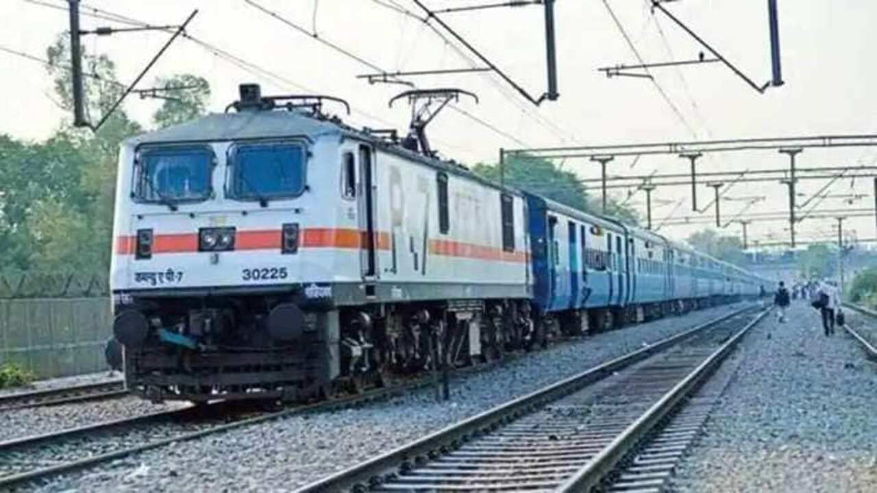 Railway: ગાંધીધામ-પુરી અને અમદાવાદ-પુરી એક્સપ્રેસ ટ્રેન રહેશે રદ, જાણો શું છે કારણ