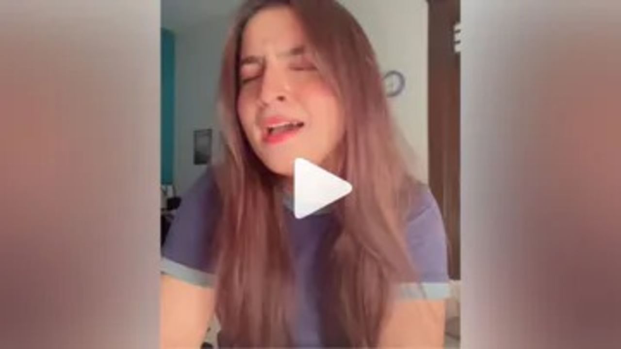 Viral Video : પાકિસ્તાનની ‘Pawri Girl’નો ફરી વાયરલ થયો વીડિયો, જાણો કઈ હરકતને કારણે આવી ચર્ચામાં