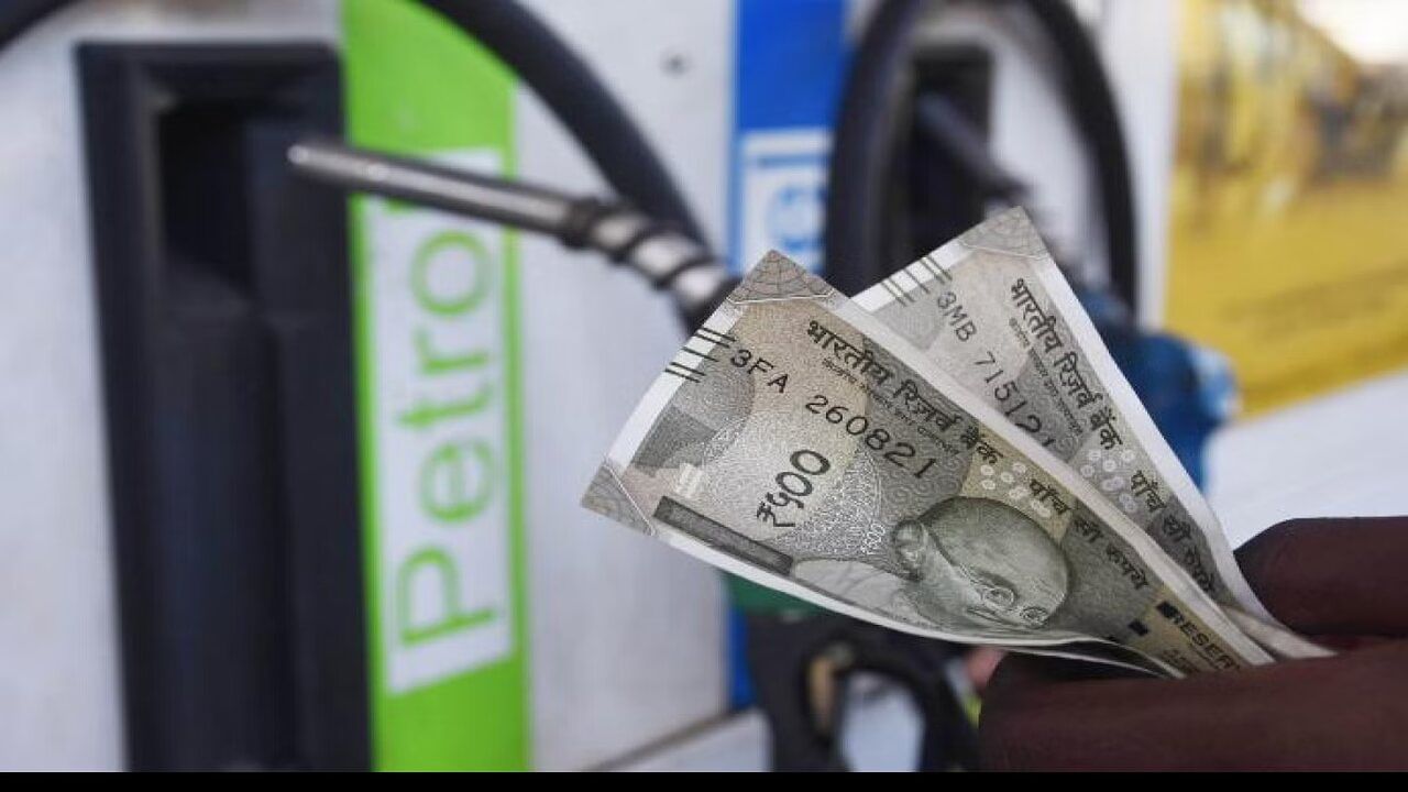 Petrol Diesel Price Today : ક્રૂડ ઓઈલના ભાવમાં ઘટાડો, જાણો તમારા શહેરમાં પેટ્રોલ અને ડીઝલના રેટ