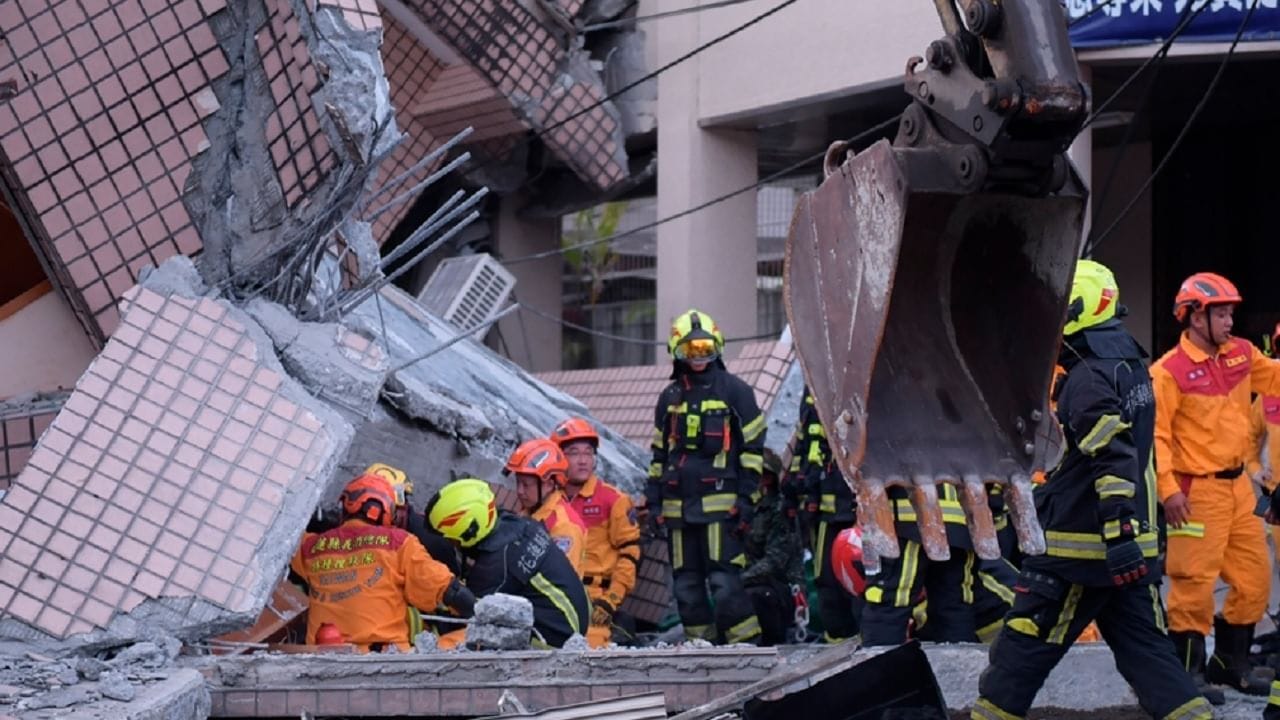 તાઈવાનના કેન્દ્રીય હવામાન બ્યુરોએ જણાવ્યું હતું કે ભૂકંપનું કેન્દ્ર ચિશાંગ શહેરની નજીક સપાટીથી માત્ર 7 કિલોમીટર નીચે હતું. તે જ સમયે, તાઇવાનની સેન્ટ્રલ ન્યૂઝ એજન્સીએ અહેવાલ આપ્યો હતો કે ભૂકંપના કારણે યુલી શહેરની નજીક એક ત્રણ માળની ઇમારત ધરાશાયી થઈ છે, જેમાં નીચેના માળે 7થી 11 દુકાનો છે અને ઉપરના માળે લોકો રહે છે.