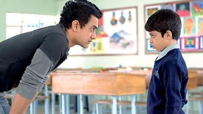 'પરિચય' થી લઈને 'તારે જમીન' સુધી, આ હિન્દી ફિલ્મો શિક્ષકો અને વિદ્યાર્થીઓના મજબૂત બંધનને દર્શાવે છે 'પરિચય' થી લઈને 'તારે જમીન' સુધી, આ હિન્દી ફિલ્મો શિક્ષકો અને વિદ્યાર્થીઓના મજબૂત બંધનને દર્શાવે છે