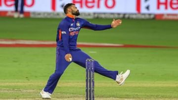Asia Cup 2022: 6 साल बाद गेंदबाजी करते दिखे विराट कोहली, दिए सिर्फ 6 रन