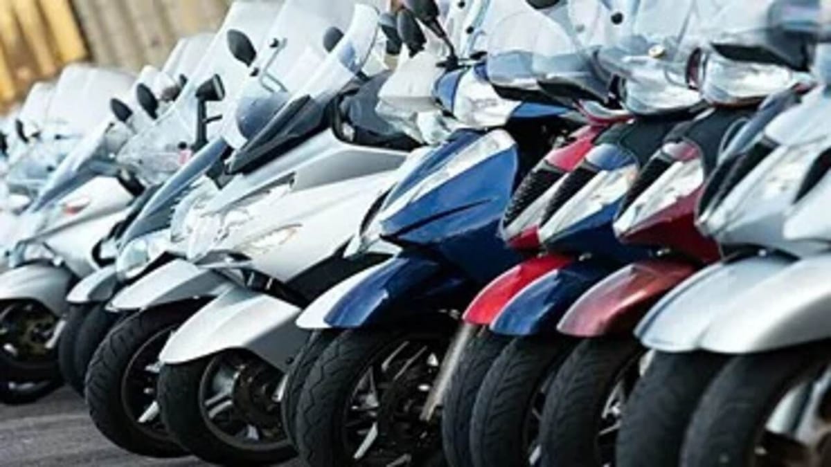 Knowledge : સ્કૂટીના ટાયર, બાઇકના ટાયર કરતા કેમ નાના હોય છે? Knowledge : સ્કૂટીના ટાયર, બાઇકના ટાયર કરતા કેમ નાના હોય છે?