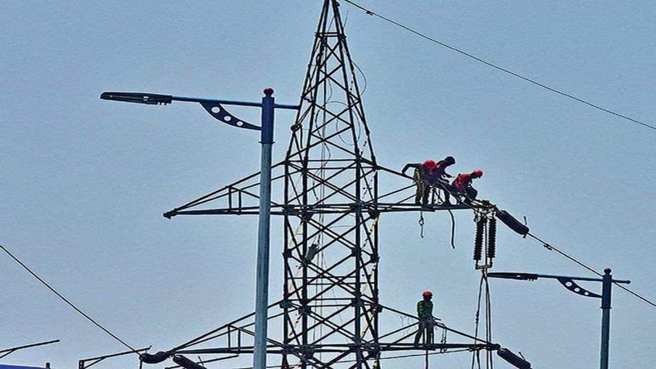 Surat : એગ્રીકલ્ચર લાઈનના વીજતારની ચોરીના ગુના અટકાવવા DGVCL દ્વારા ટાસ્ક ફોર્સની રચના