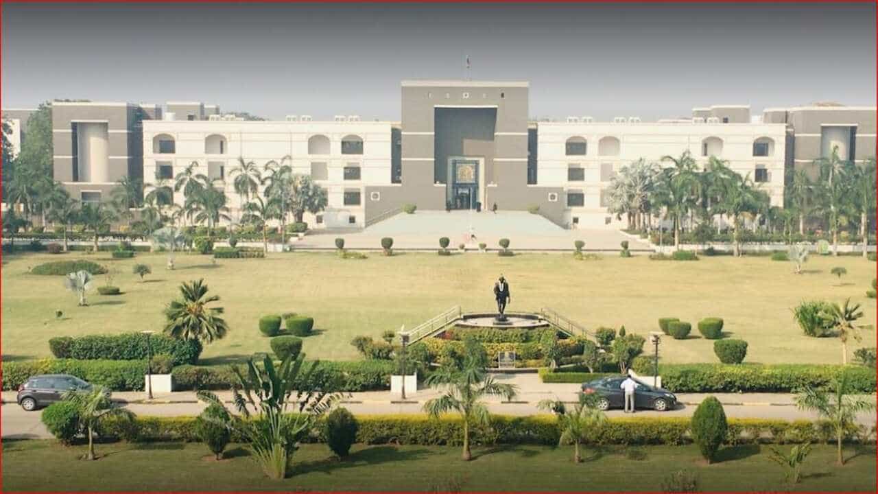 Ahmedabad: વી.એસ. હોસ્પિટલનું બિલ્ડિંગ તોડી પાડવા અંગેના ટેન્ડરને હાઈકોર્ટમાં પડકાર, કોર્ટે બિલ્ડિંગ તોડ્યા બાદની કામગીરી અંગે કોર્પોરેશનને કર્યા સવાલ