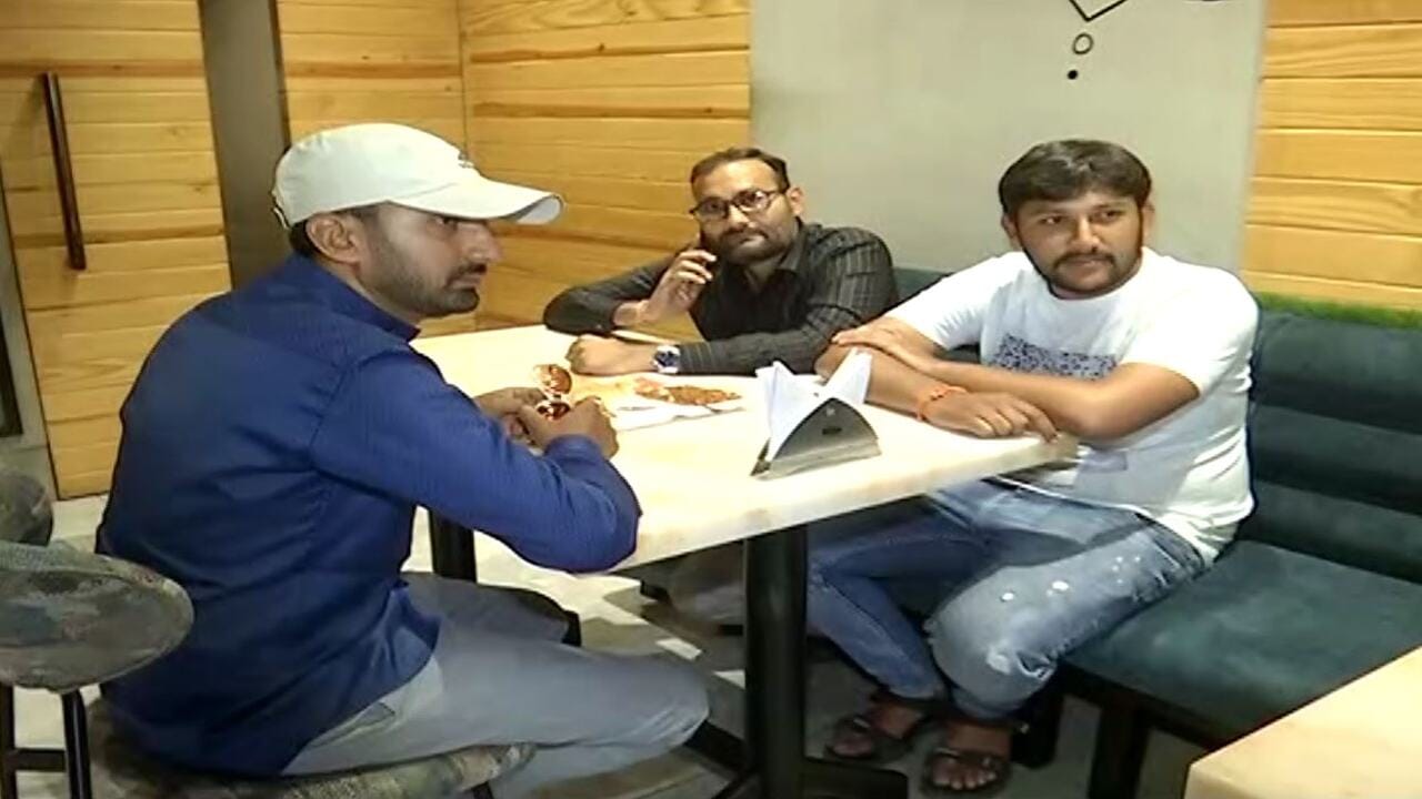 Rajkot: નવરાત્રી પર્વને લઈને રાત્રે 12 વાગ્યા બાદ પણ ખુલ્લા રહેશે હોટેલ રેસ્ટોરન્ટ્સ, સરકારના નિર્ણયથી હોટેલ માલિકો અને ખેલૈયાઓમાં ઉત્સાહ Rajkot: નવરાત્રી પર્વને લઈને રાત્રે 12 વાગ્યા બાદ પણ ખુલ્લા રહેશે હોટેલ રેસ્ટોરન્ટ્સ, સરકારના નિર્ણયથી હોટેલ માલિકો અને ખેલૈયાઓમાં ઉત્સાહ