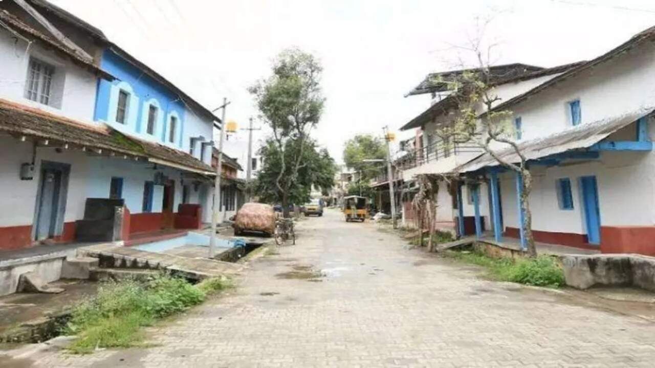 બિહારના બડવા કલા ગામમાં 2017માં 50 વર્ષ બાદ વરઘોડાનું આયોજન થયુ હતુ. કહેવાય છે કે આ ગામમાં પહોંચવા માટે 10 કિલોમીટરનો પહાડી ટ્રેક હતો, જેના કારણે વરઘોડો જઈ શકતો ન હતો. લોકોએ ત્યાં વર્ષોથી રસ્તાનું નિર્માણ કર્યુ અને અંતે વરઘોડો ત્યાં પહોંચ્યો.