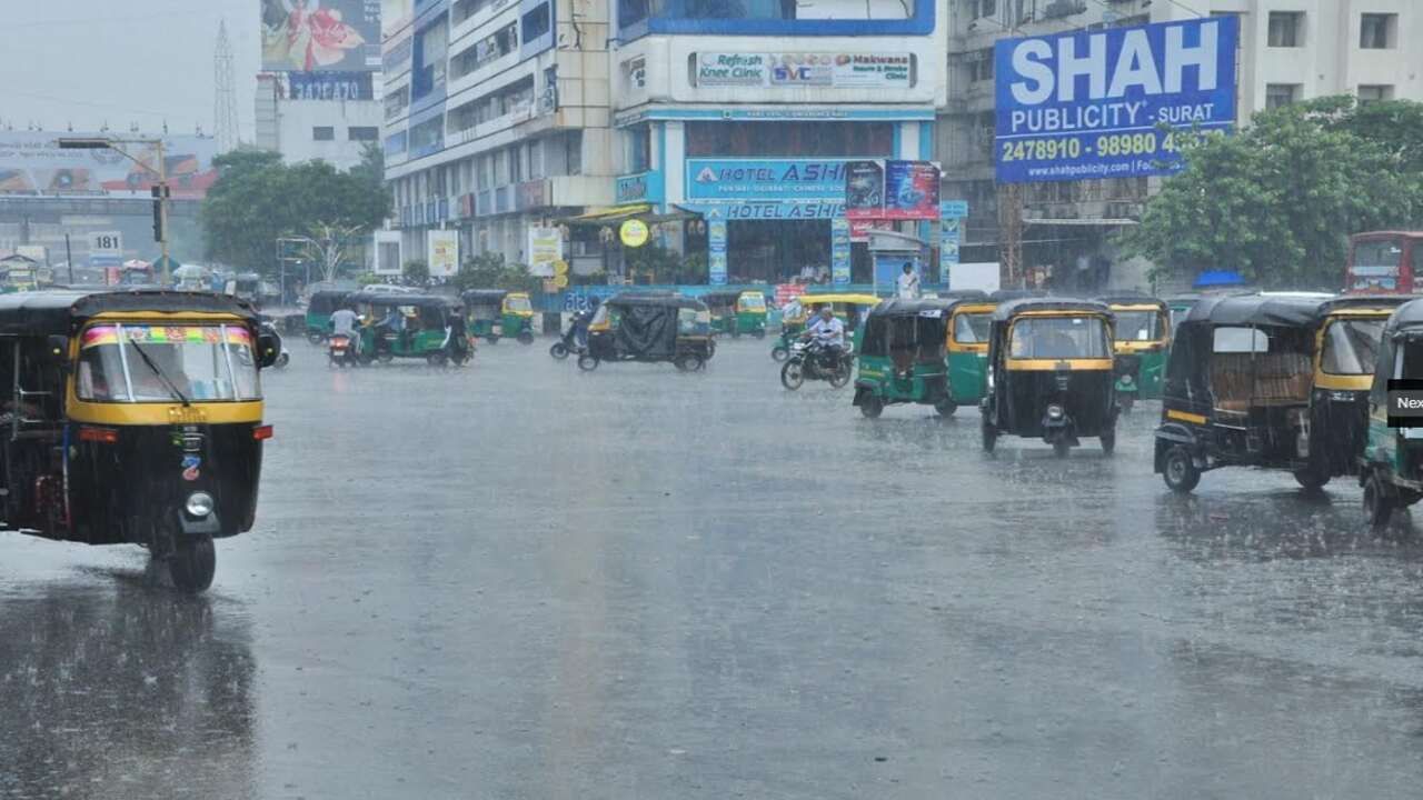 Surat : ભારે બફારાથી શહેરીજનોને આંશિક રાહત : વહેલી સવારથી શહેર જિલ્લામાં વરસાદી ઝાપટા
