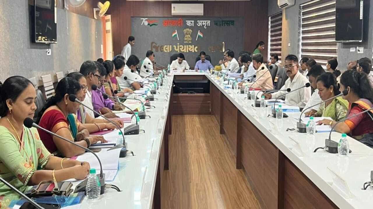 Tapi : ચૂંટણીના વર્ષમાં ભાજપનો માસ્ટર સ્ટ્રોક, જિલ્લા પંચાયત તાપીની સામાન્ય સભામાં 699.98 લાખના કામોને લીલી ઝંડી