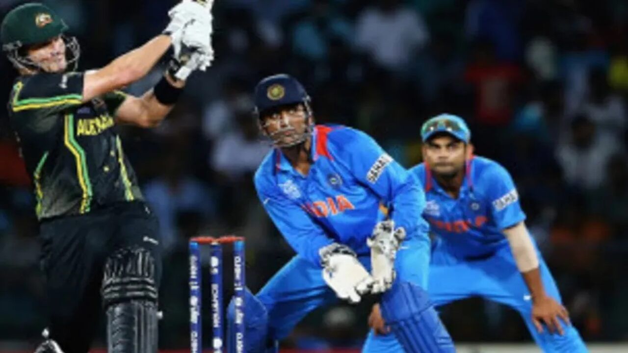 2012 T20 વર્લ્ડ કપમાં ટીમ ઈન્ડિયાની જર્સી 2011 ODI વર્લ્ડ કપ જેવી જ હતી. જોકે, આ જર્સી પણ ભારતનું નસીબ બદલી શકી નહીં અને ટીમ સુપર 8 માંથી બહાર થઈ ગઈ.
