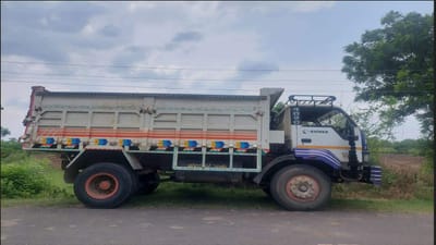 Vadodara: ડભોઈના નજીક ટ્રક લઈને પસાર થતા બે યુવકો વીજ વાયરને અડકી જતા કરંટ લાગવાથી બંનેના મોત