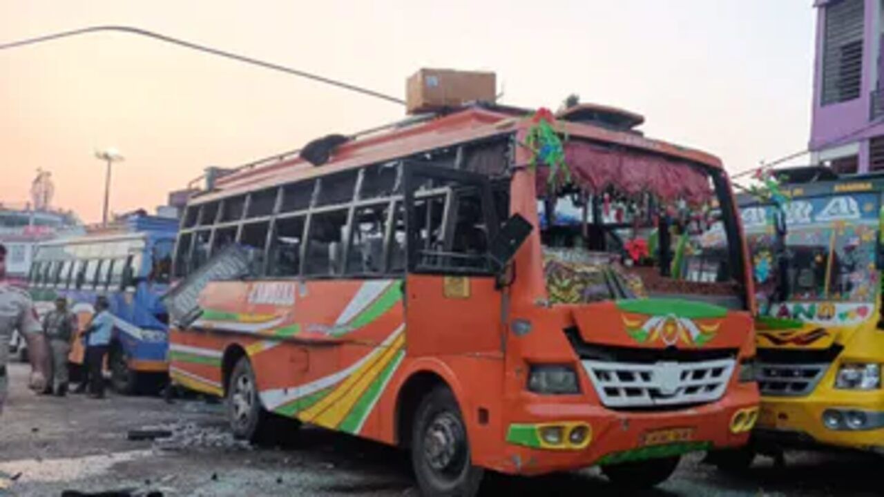 Jammu Kashmir : અમિત શાહની કાશ્મીર મુલાકાત પહેલા ઉધમપુરમાં 8 કલાકમાં બે બસમાં થયા બે બ્લાસ્ટ