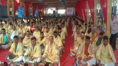 Botad: કાળીચૌદસના મારૂતિ યજ્ઞમાં પૂર્વ શિક્ષણપ્રધાન ભૂપેન્દ્રસિંહે પણ આપી આહૂતિ, મોટી સંખ્યામાં ઉમટ્યા ભાવિકો