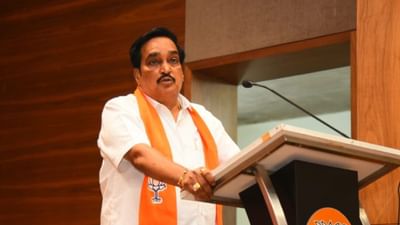 સી.આર.પાટીલે ગુજરાતને મળતી વિકાસ ભેટના સંદર્ભમાં PM મોદીને ભૂવા સાથે સરખાવ્યા સી.આર.પાટીલે ગુજરાતને મળતી વિકાસ ભેટના સંદર્ભમાં PM મોદીને ભૂવા સાથે સરખાવ્યા