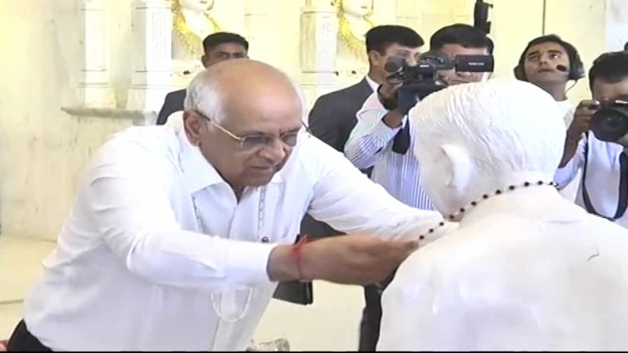 Gandhinagar: મુખ્યમંત્રી ભુપેન્દ્ર પટેલે પંચનાથ મહાદેવ મંદિર અને ત્રિમંદિરમાં દર્શન કરી નવા વર્ષની કરી શરુઆત, નાગરિકોને પાઠવી નવા વર્ષની શુભેચ્છા